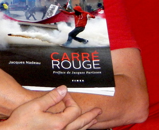 Livre Carré rouge
